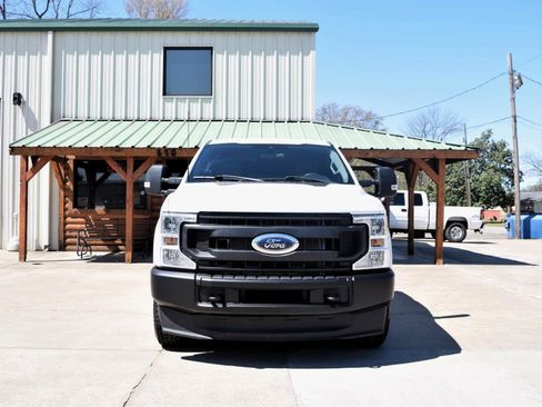 Used 2022 Ford F250 XL w/ Power Equipment Group image 4