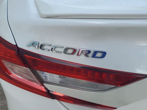 Used 2018 Honda Accord Sport image 10