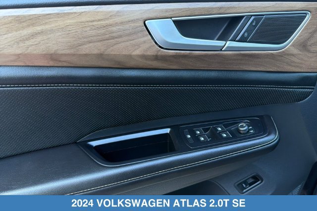 Used 2024 Volkswagen Atlas SE AWD/4WD image 12