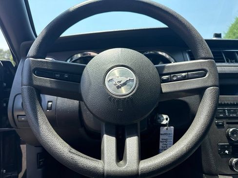 Used 2012 Ford Mustang Coupe RWD image 7