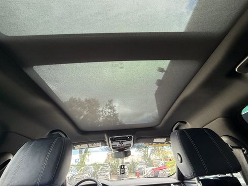 Used 2020 Land Rover Range Rover Velar R-Dynamic S image 18