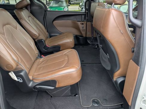 Used 2021 Chrysler Pacifica Limited w/ Premium & Safety Sphere Group AWD/4WD image 20