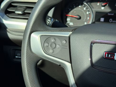 Used 2023 GMC Acadia SLE w/ Driver Convenience Package image 38