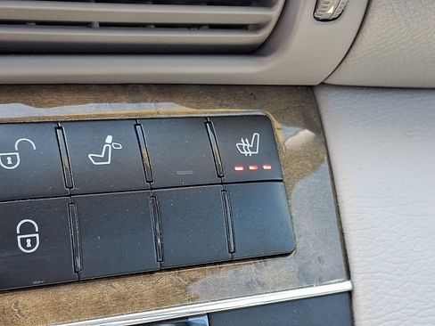 Used 2007 Mercedes-Benz C 230 Sedan image 23