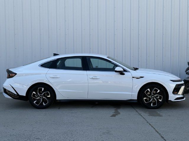 Used 2024 Hyundai Sonata SEL FWD image 3