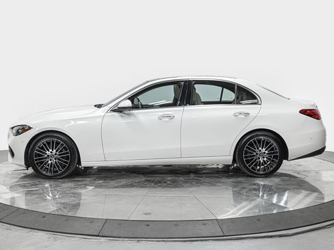 Used 2025 Mercedes-Benz C 300 4MATIC Sedan image 2