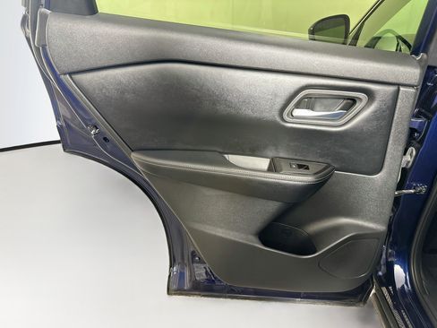 Used 2025 Nissan Rogue SV AWD/4WD image 25