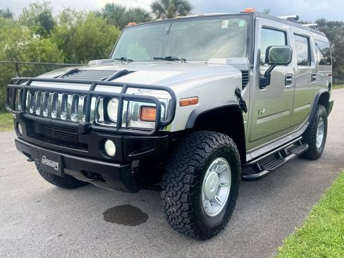 Used 2003 HUMMER H2 w/ Preferred Equipment Group image 4