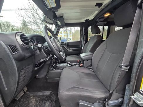 Used 2017 Jeep Wrangler Unlimited Sport w/ Quick Order Package 24S AWD/4WD image 27