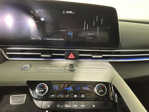 Used 2023 Hyundai Elantra Limited FWD image 23