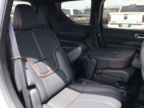 Used 2025 Nissan Armada SL w/ Captain's Chari Seat Package RWD image 8