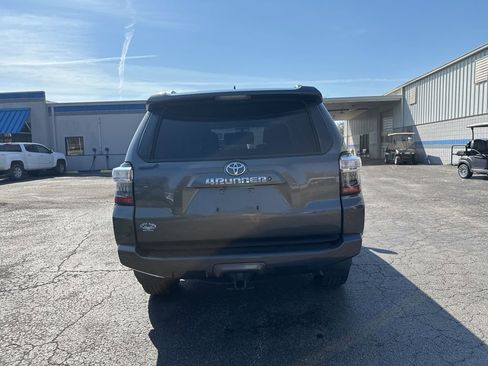 Used 2014 Toyota 4Runner SR5 Premium image 4