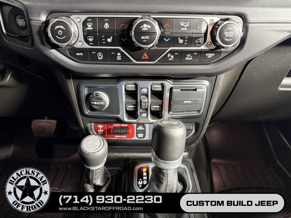 Used 2025 Jeep Wrangler Unlimited Rubicon AWD/4WD image 25