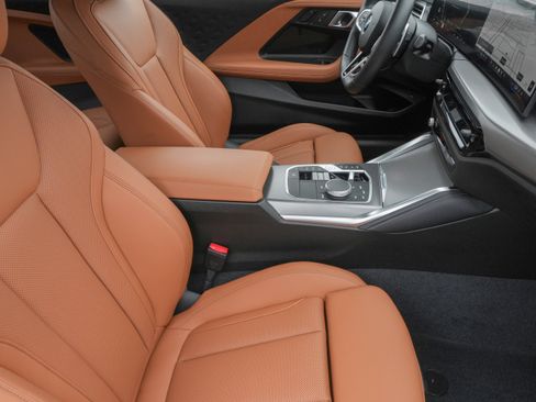 Used 2025 BMW M240i Coupe RWD image 9