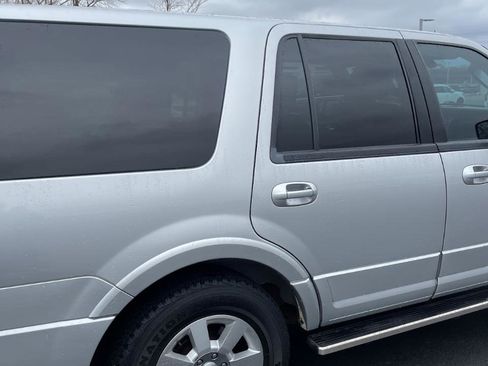 Used 2010 Ford Expedition Limited image 9