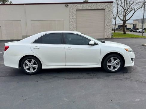 Used 2014 Toyota Camry SE image 8