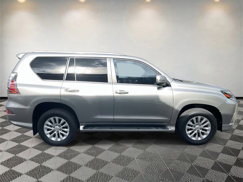 Used 2021 Lexus GX 460 Premium image 2