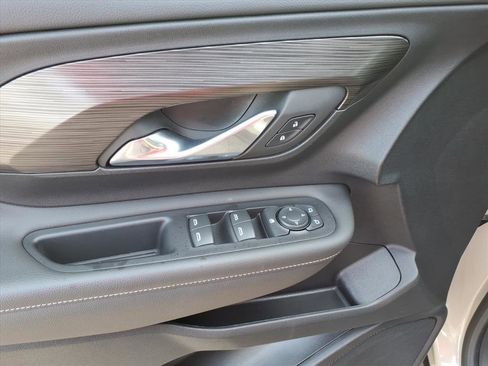 Used 2023 GMC Terrain SLE w/ Elevation Edition image 13