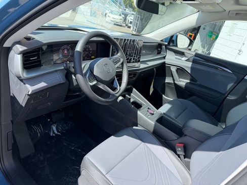New 2026 Volkswagen Tiguan SE AWD/4WD image 2
