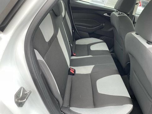 Used 2014 Ford Focus SE w/ SE Sport Package image 15