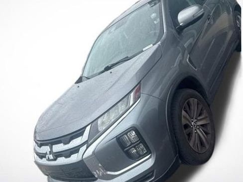 Used 2022 Mitsubishi Outlander Sport SE image 1