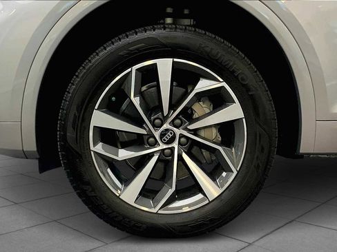 Certified 2025 Audi Q5 2.0T Premium Plus w/ Premium Plus Package image 9