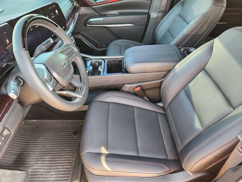 Used 2024 Chevrolet Traverse Z71 w/ Enhanced Driving Package AWD/4WD image 13