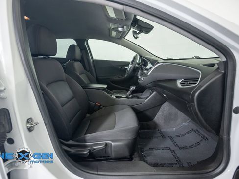 Used 2023 Chevrolet Malibu RS FWD image 38