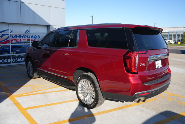 Used 2023 GMC Yukon XL Denali AWD/4WD image 38