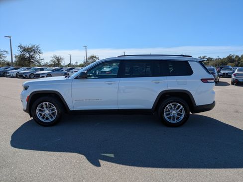 Used 2021 Jeep Grand Cherokee L Laredo w/ Luxury Tech Group I image 8