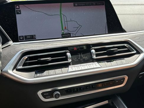 Used 2022 BMW X7 xDrive40i w/ M Sport Package AWD/4WD image 9