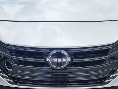 New 2025 Nissan Versa SV w/ Trunk Package image 9