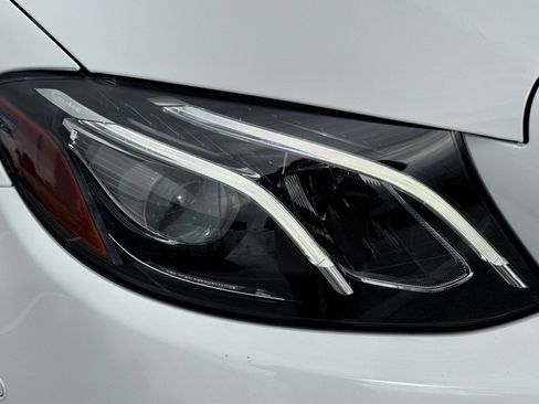 Used 2019 Mercedes-Benz E 300 image 11