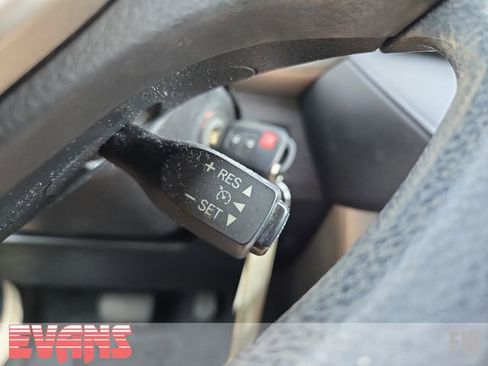 Used 2015 Toyota RAV4 LE FWD image 15