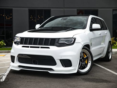 Used 2018 Jeep Grand Cherokee Trackhawk w/ Trailer Tow Group IV AWD/4WD image 2