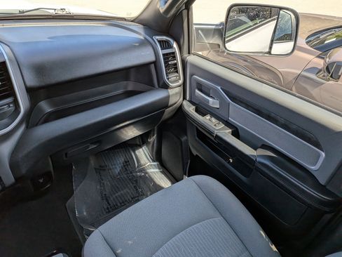 Used 2022 RAM 2500 Big Horn w/ Cold Weather Group image 17