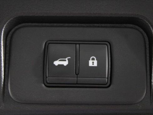 Certified 2024 Nissan Rogue SV FWD image 18
