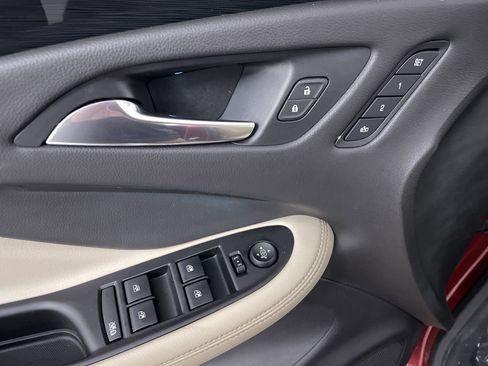 Used 2018 Buick Envision Essence AWD/4WD image 11