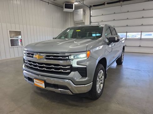 Used 2025 Chevrolet Silverado 1500 LTZ w/ LTZ Convenience Package II AWD/4WD image 4