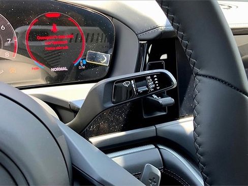 New 2025 Porsche Panamera 4 image 36