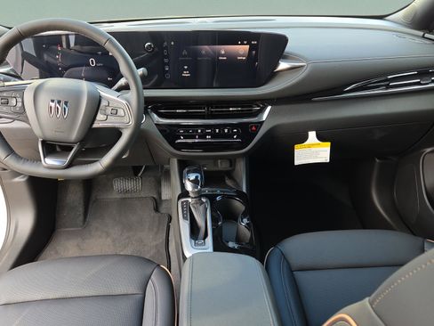 New 2025 Buick Envista Avenir image 25