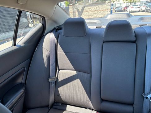 Used 2025 Nissan Altima 2.5 SV FWD image 40
