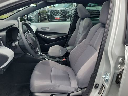 Used 2025 Toyota Corolla SE w/ SE Premium Package FWD image 19