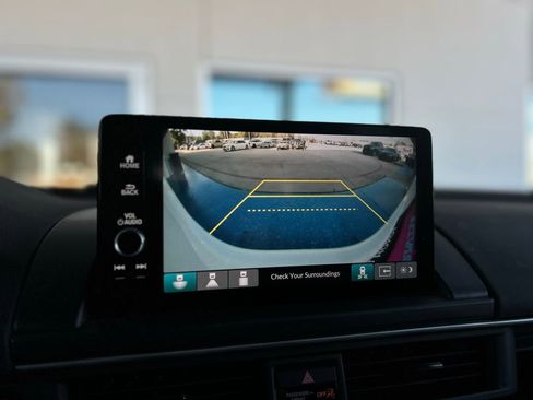 Certified 2023 Honda Pilot Touring image 23