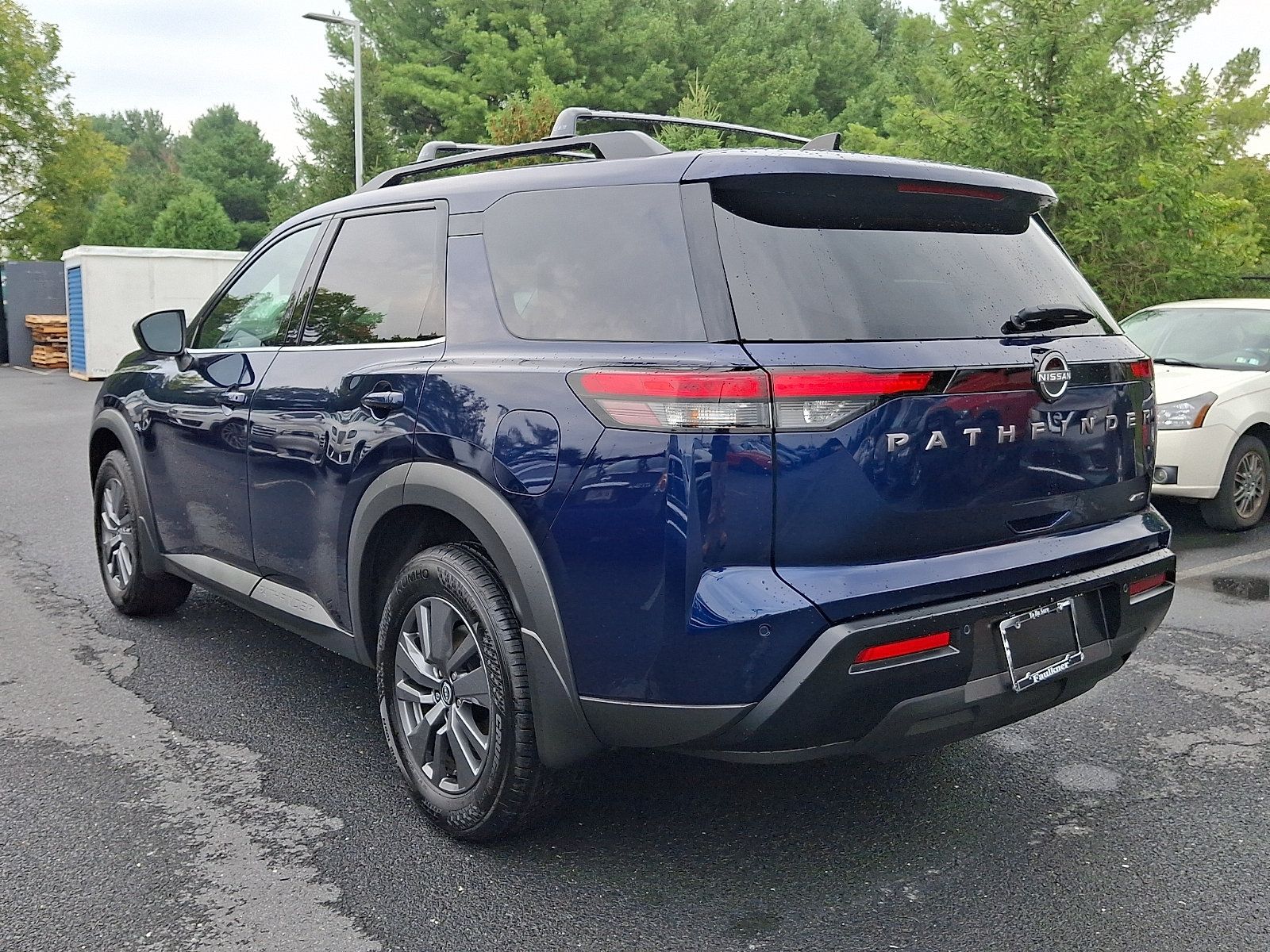 Certified 2026 Nissan Pathfinder SV AWD/4WD image 4