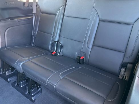 Used 2025 GMC Yukon XL Denali image 23