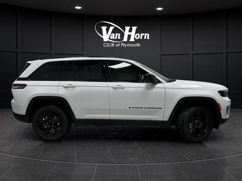 New 2025 Jeep Grand Cherokee Limited w/ Black Appearance Package image 2