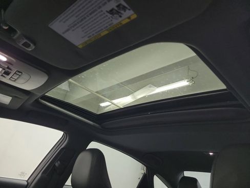 Used 2022 Toyota Avalon XLE image 21