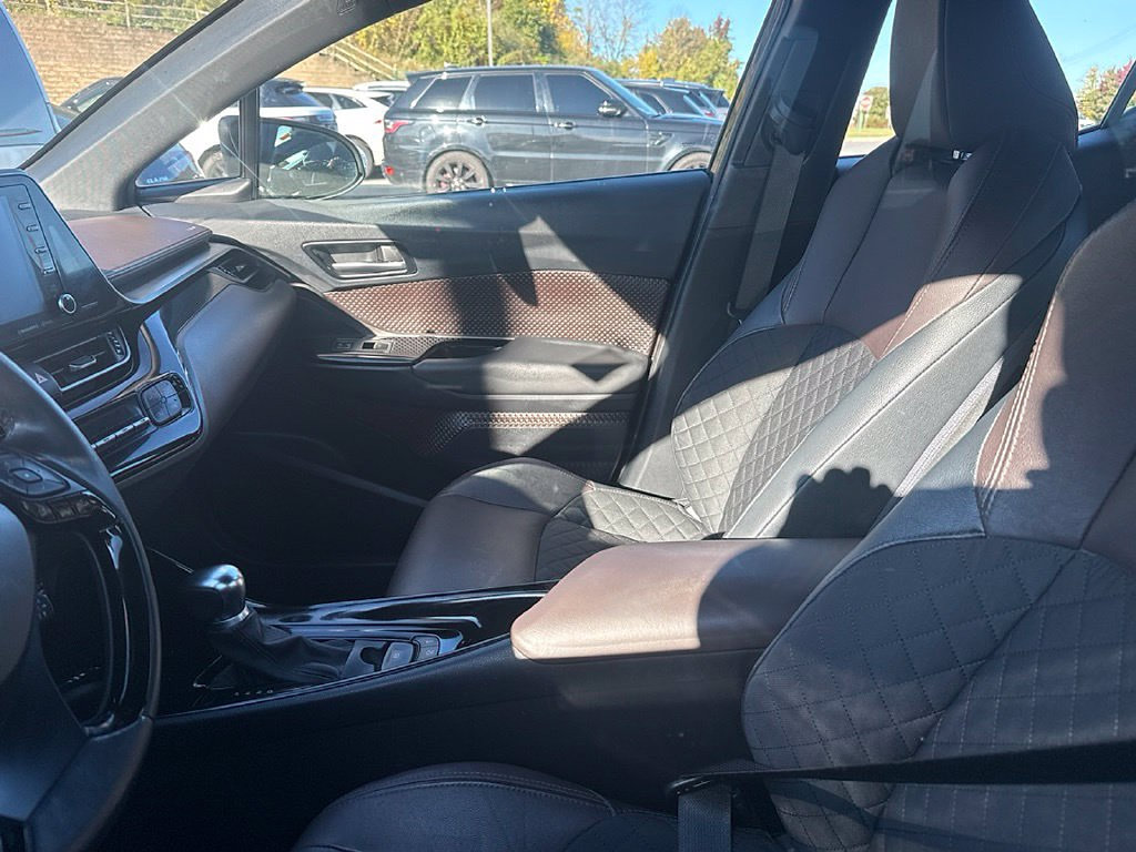 Used 2019 Toyota C-HR Limited FWD image 7
