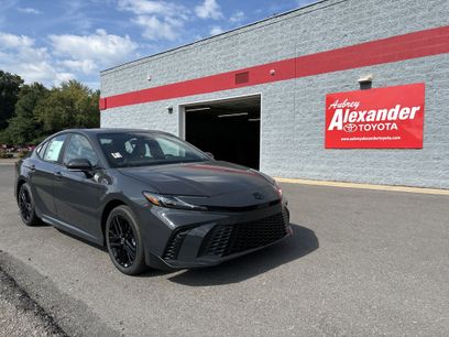New 2025 Toyota Camry SE